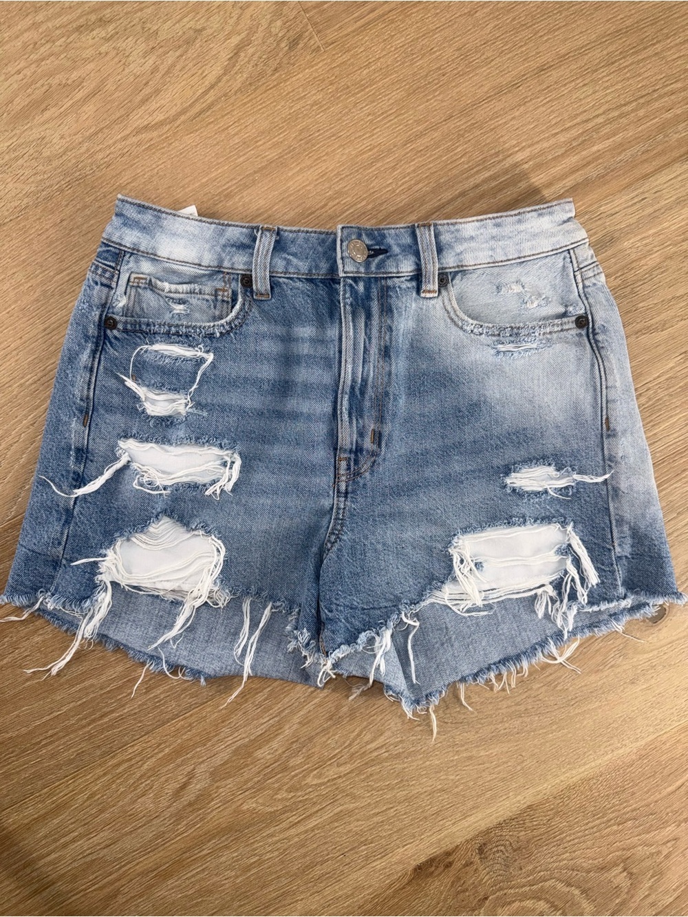 American Eagle Distressed Denim Shorts Women’s Size 6 High Rise Frayed Raw Hem